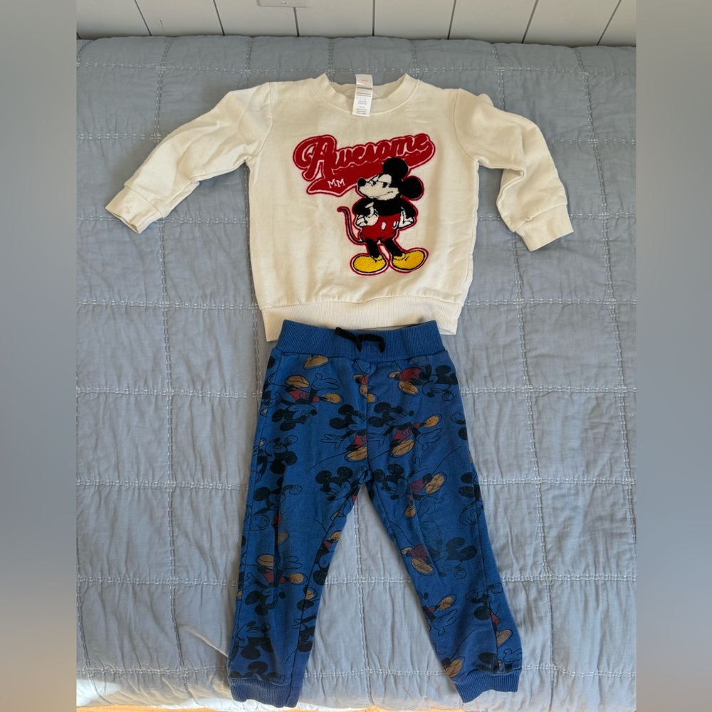 Mickey Mouse Sweatshirt and Pants Set